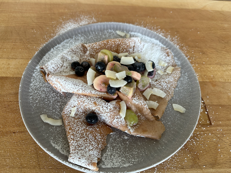 Fluffiger Kirsch-Ofenpfannkuchen