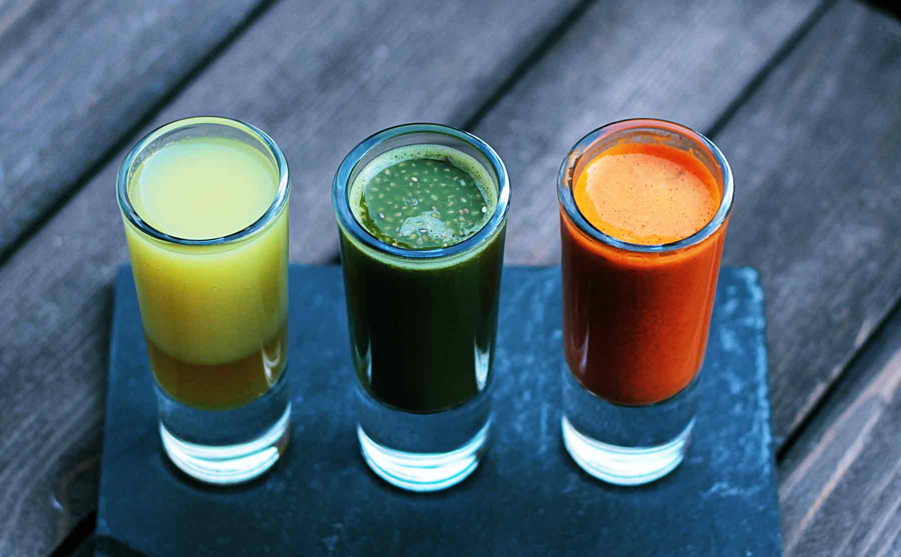Saft vs. Smoothies – Unterschiede, Gemeinsamkeiten und wann was passt