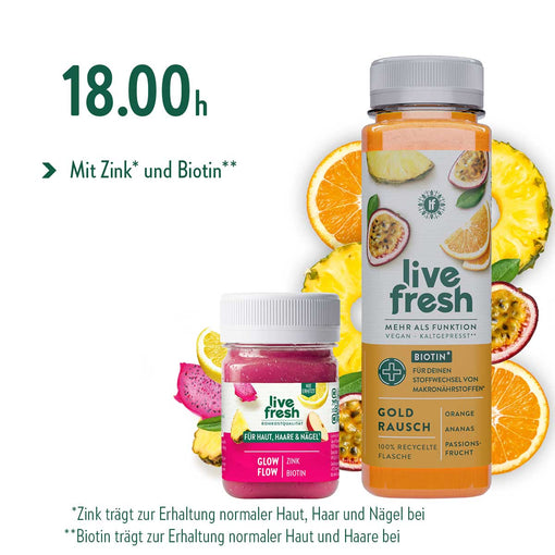 Abendlicher Abschluss des Tagesablaufs der Saftkur um 18.00 Uhr mit Live Fresh Gold Rausch und Glow Flow vor Orange Ananas Passionsfrucht und Drachenfrucht. Der Text lautet 