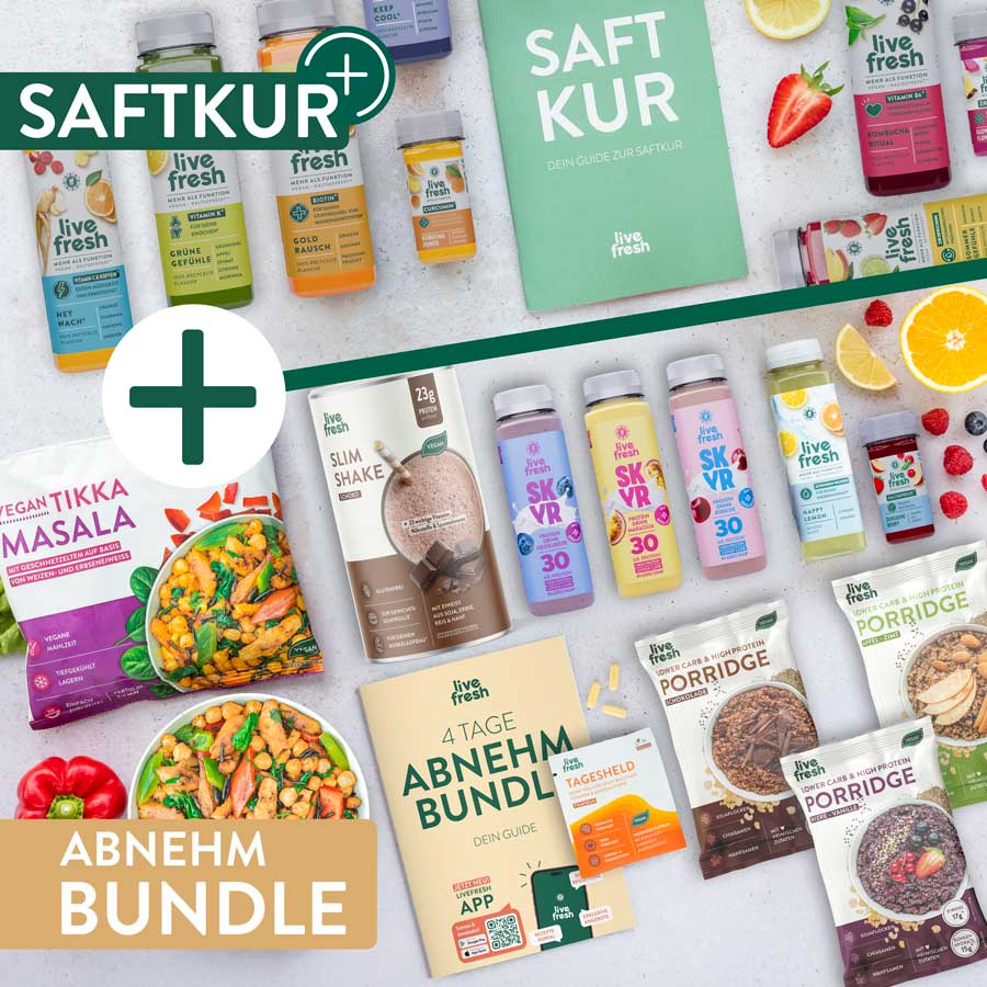 Werbebild zur Live Fresh Saftkur und Abnehm Bundle mit Säften Slim Shake Porridge und veganer Tikka Masala Mahlzeit sowie einem Guide mit der Aufschrift Saftkur und 4 Tage Abnehm Bundle. Die Produkte sind zusammen mit Obst und Gemüse dekorativ auf einem hellen Untergrund angeordnet und zeigen ein ganzheitliches Detox und Abnehmprogramm.